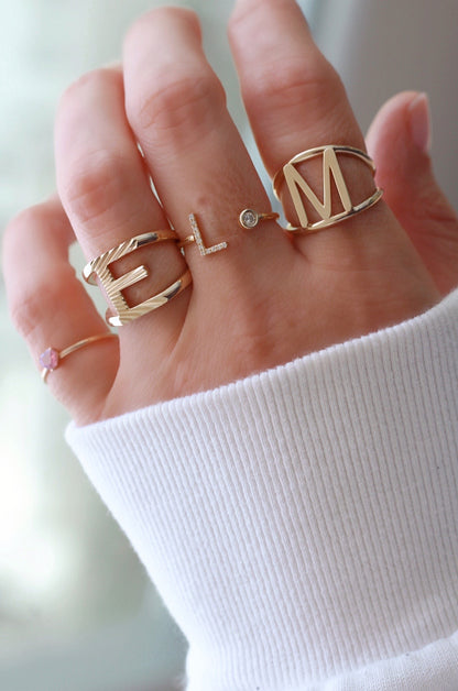 Fluted M Initial Split Shank Ring